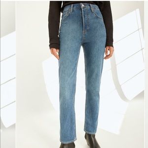 BNWOT ARITZIA DENIM FORUM ARLO HIGH RISE STRAIGHT 28L (Dark Bleu N Stormy)